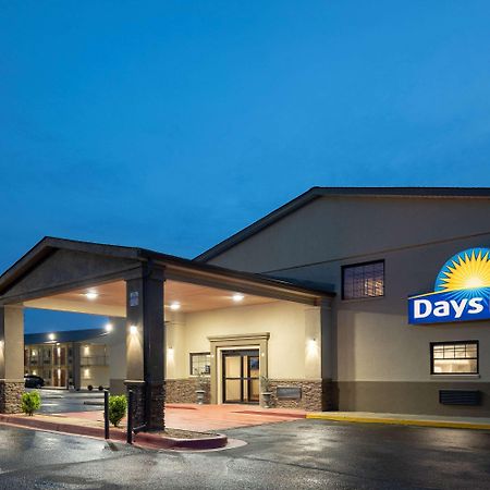 Days Inn & Suites by Wyndham Athens Exterior foto